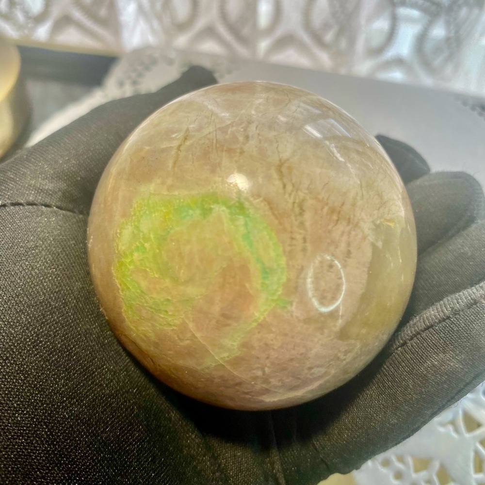 Beautiful UV Reactive Garnierite Moonstone